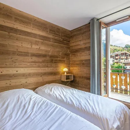 Apartment 4 Pieces Au Centre Du Village - Proche Pistes, Wi-fi, Parking, Balcon - Fr-1-437-24 La Clusaz