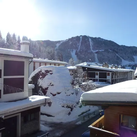 4 Pieces Au Centre Du Village - Proche Pistes, Wi-fi, Parking, Balcon - Fr-1-437-24 *